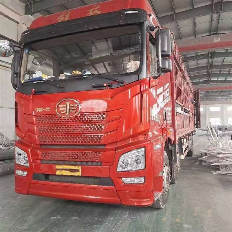 新田县石渠县进仓物流：专线直达的多元货运之旅